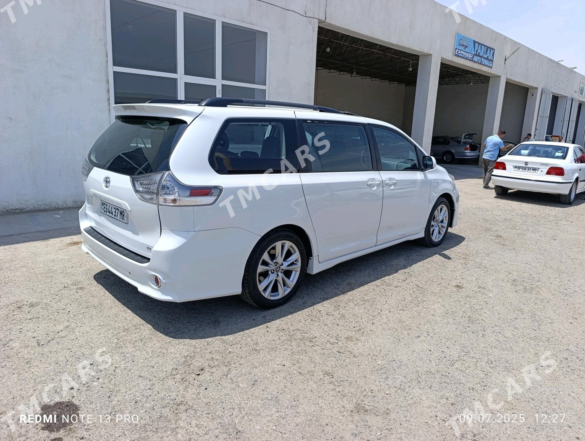 Toyota Sienna 2015 - 350 000 TMT - Мары - img 7