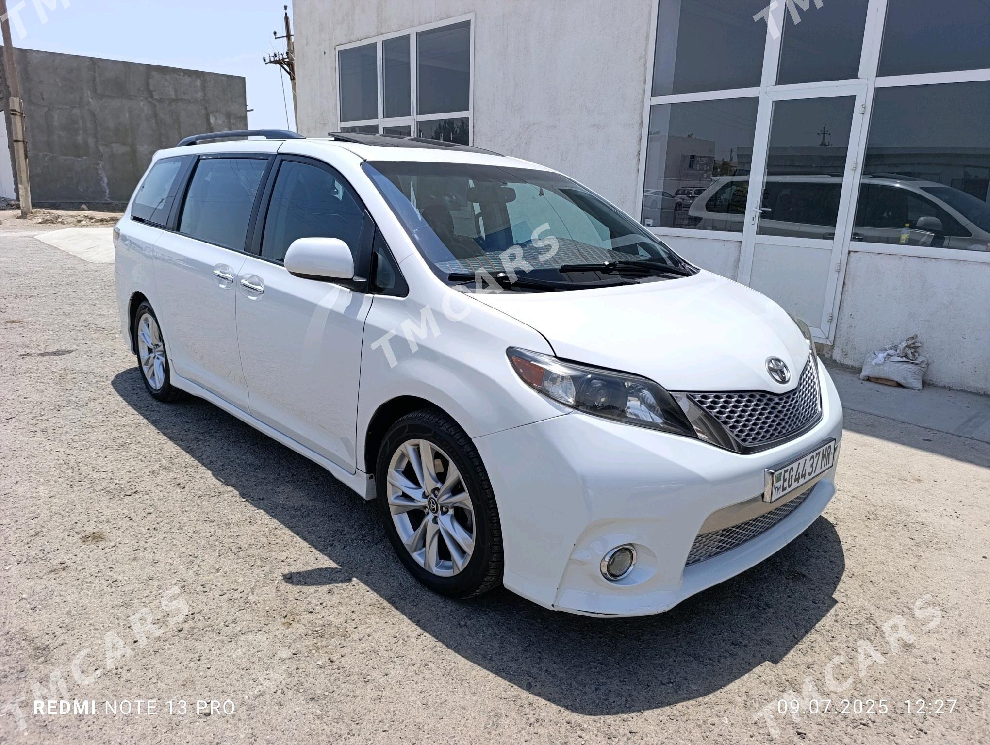 Toyota Sienna 2015 - 350 000 TMT - Мары - img 3