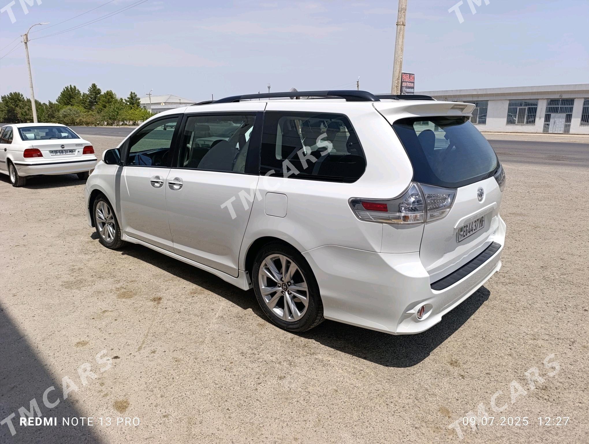 Toyota Sienna 2015 - 350 000 TMT - Мары - img 6