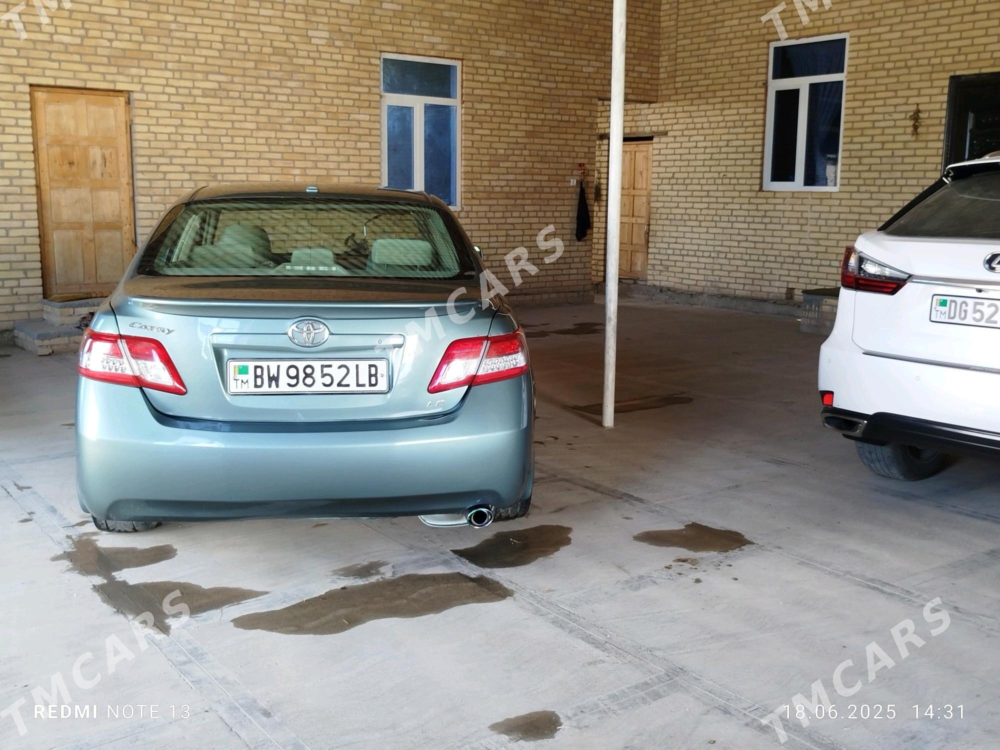 Toyota Camry 2011 - 140 000 TMT - Dänew - img 4
