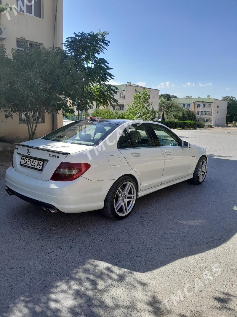 Mercedes-Benz C300 2011 - 195 000 TMT - 9 mkr - img 3