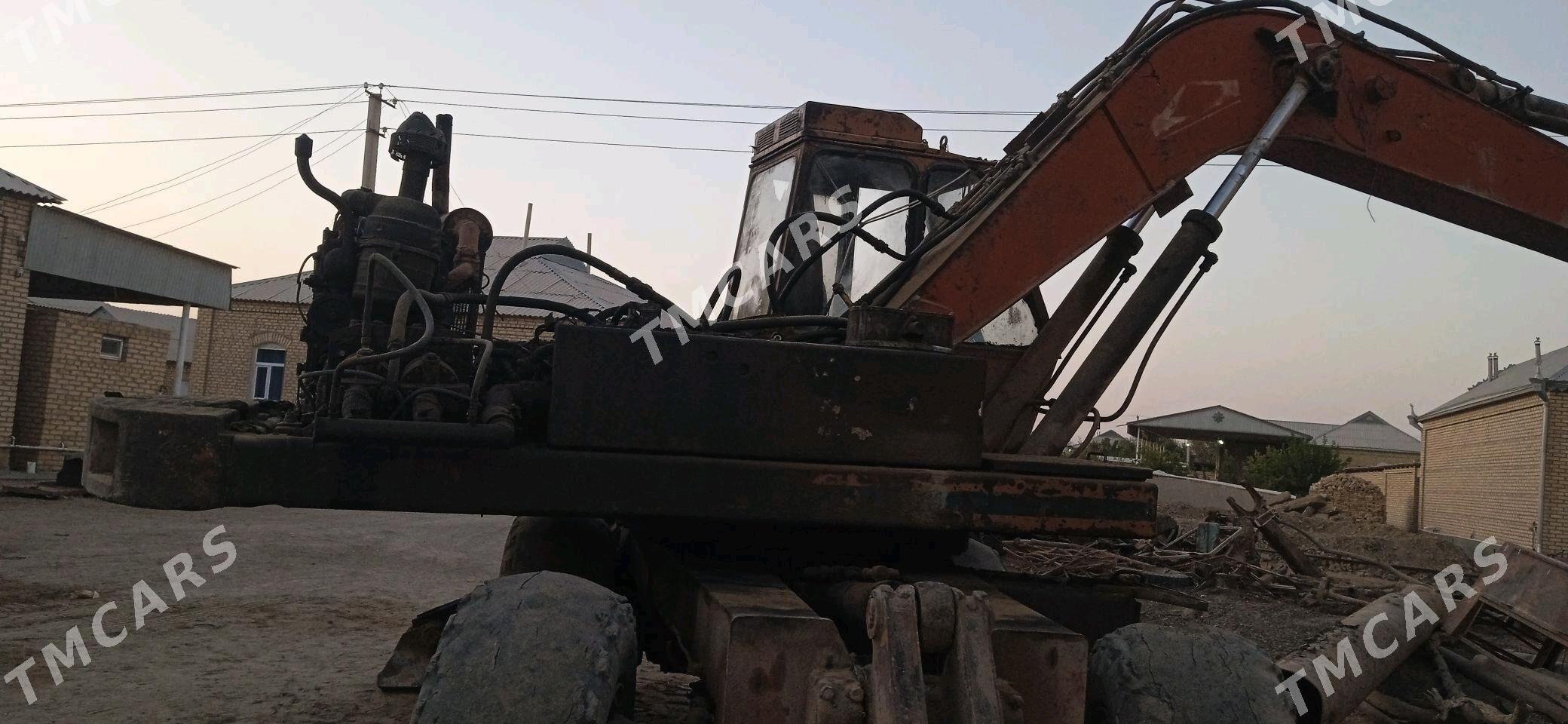 JCB 3CX Compact 1987 - 65 000 TMT - Sakarçäge - img 2