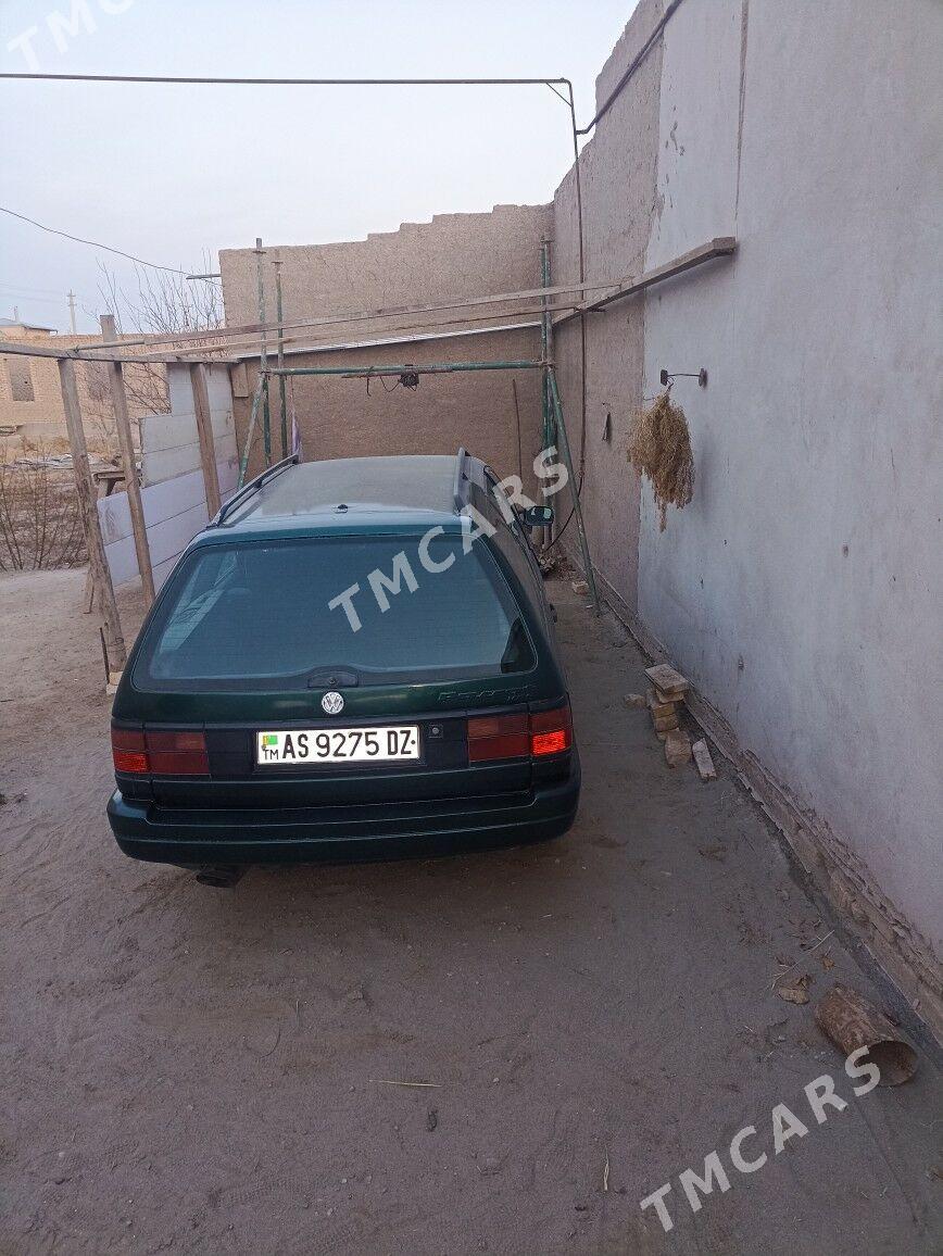 Volkswagen Passat 1993 - 15 000 TMT - Дашогуз - img 2