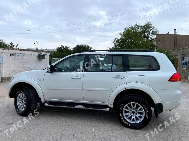 Mitsubishi Montero Sport 2013 - 280 000 TMT - Balkanabat - img 3