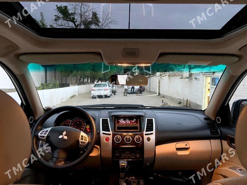 Mitsubishi Montero Sport 2013 - 280 000 TMT - Balkanabat - img 8