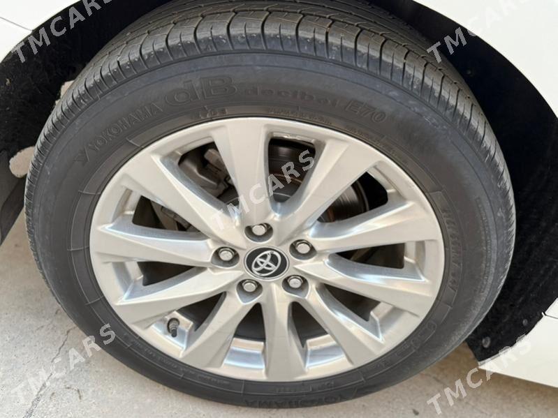 Toyota Camry 2019 - 290 000 TMT - Aşgabat - img 3