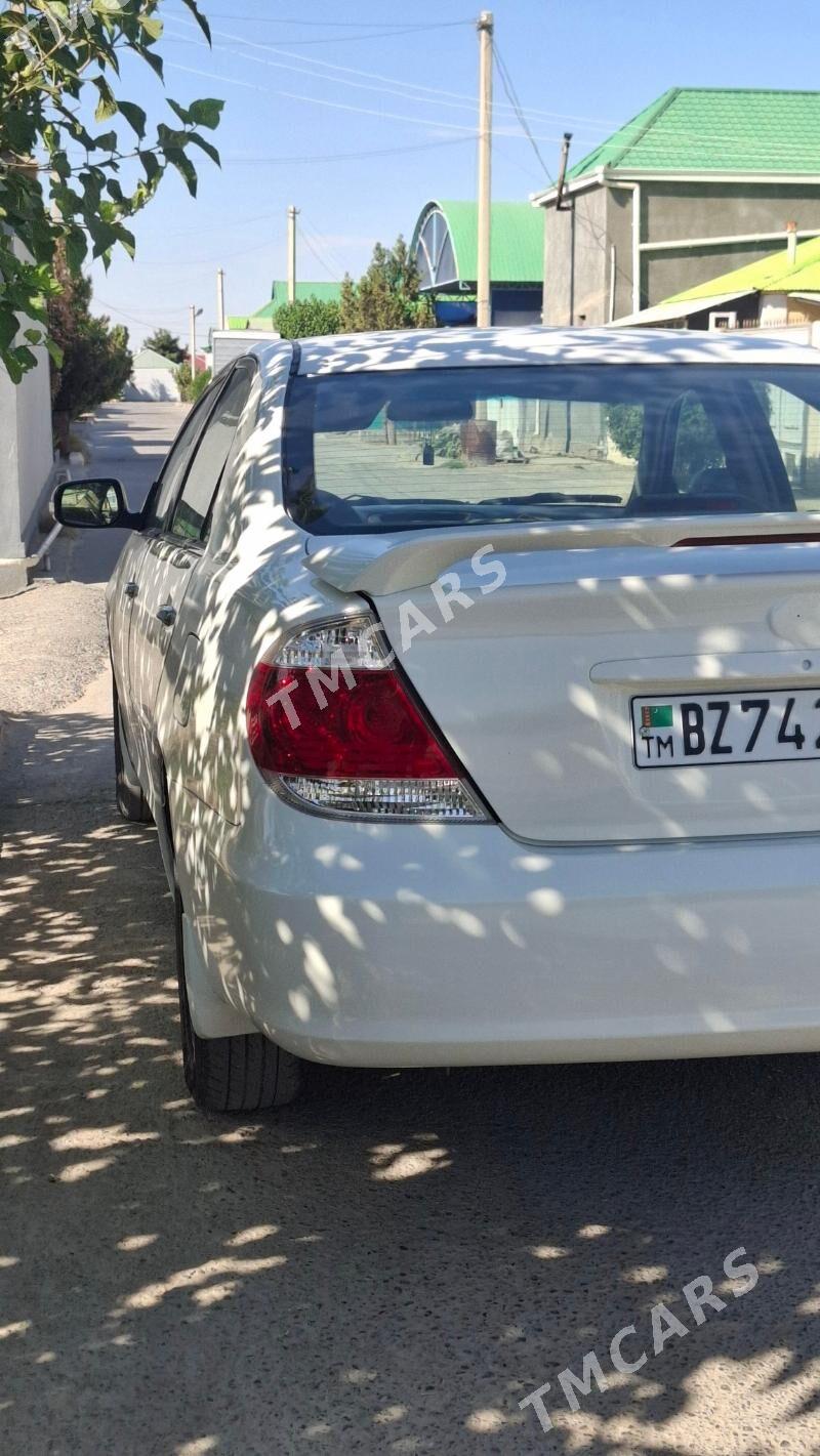 Toyota Camry 2003 - 134 000 TMT - Тязе заман - img 4