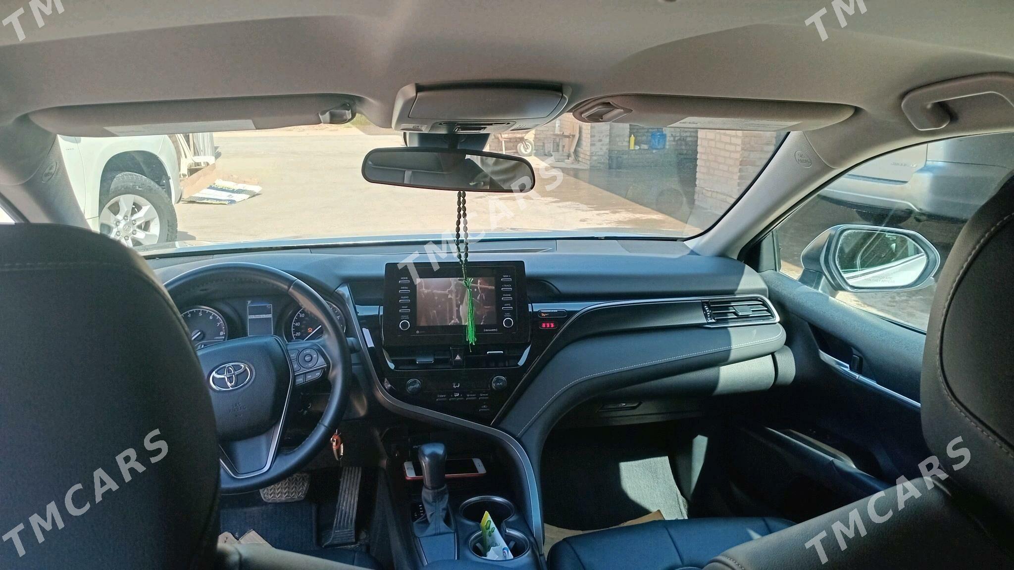 Toyota Camry 2021 - 340 000 TMT - Халач - img 3