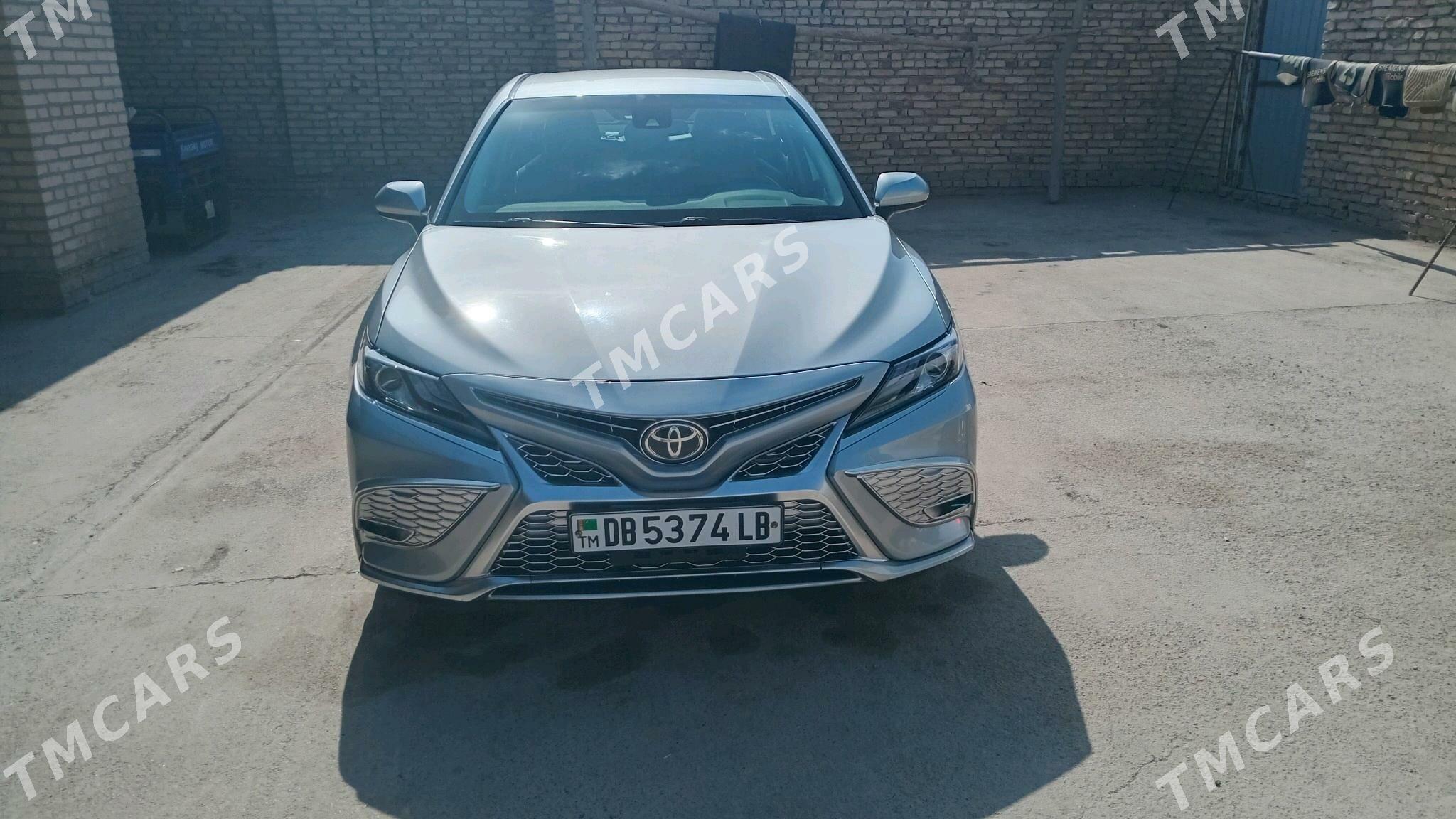 Toyota Camry 2021 - 340 000 TMT - Халач - img 5