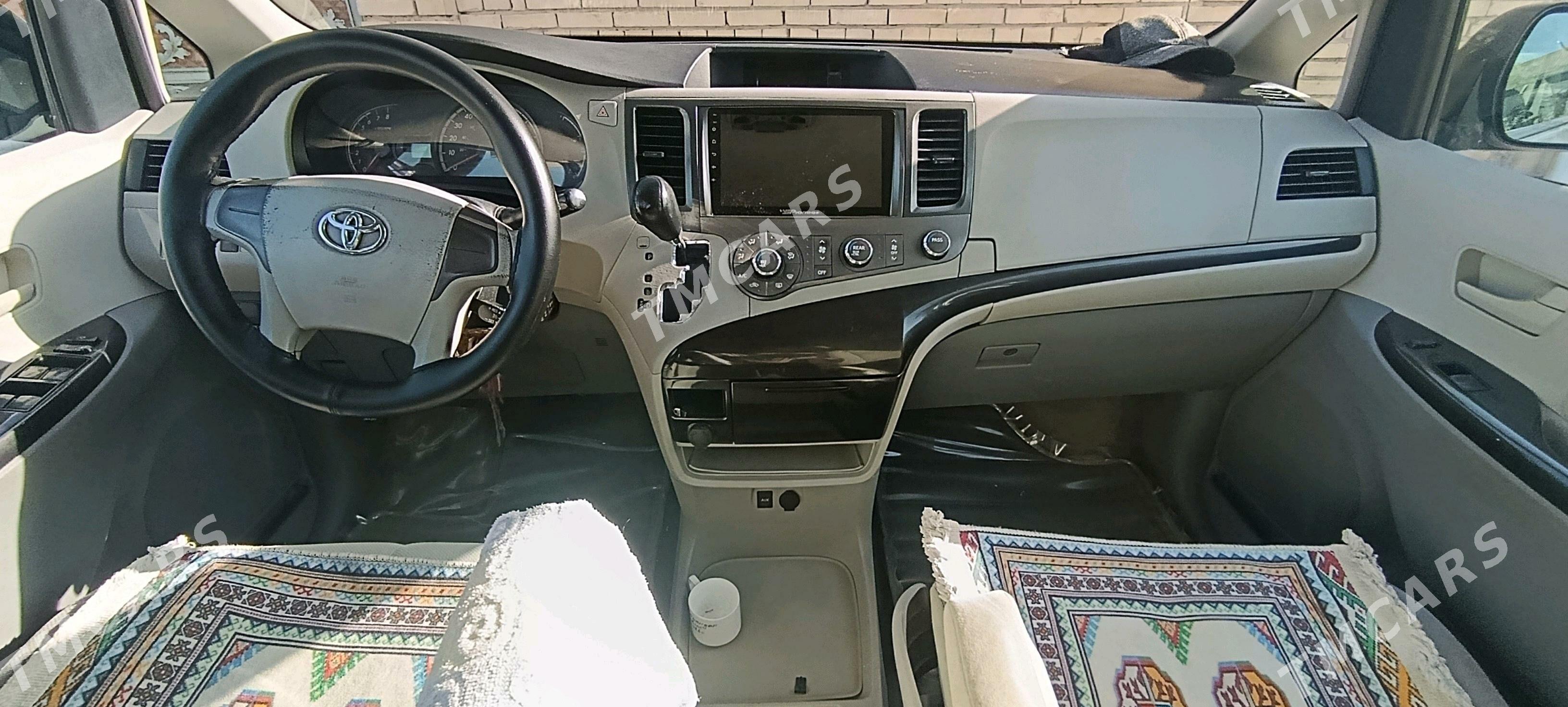 Toyota Sienna 2011 - 285 000 TMT - Кака - img 5