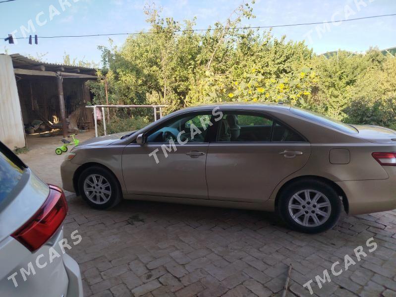 Toyota Camry 2010 - 200 000 TMT - Байрамали - img 9