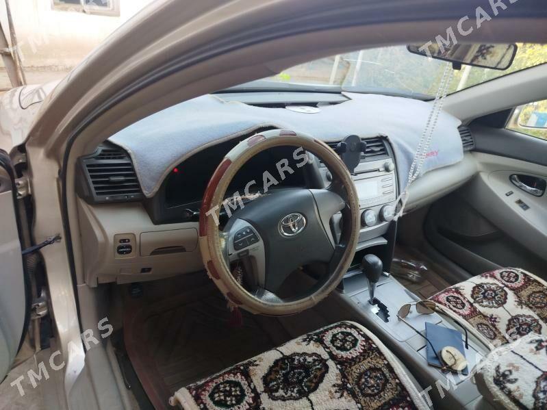 Toyota Camry 2010 - 200 000 TMT - Байрамали - img 8