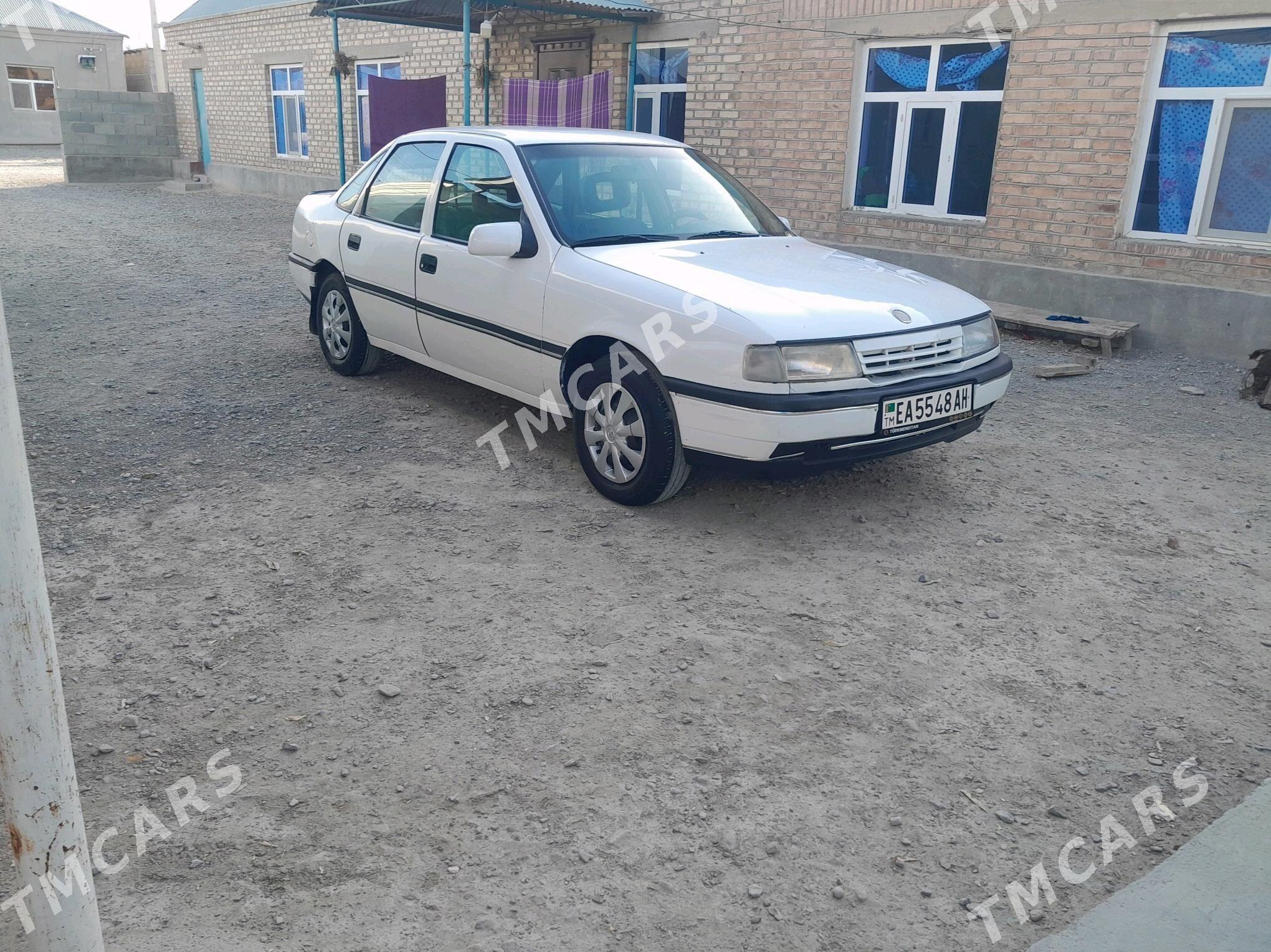Opel Vectra 1990 - 27 000 TMT - Бахарден - img 2