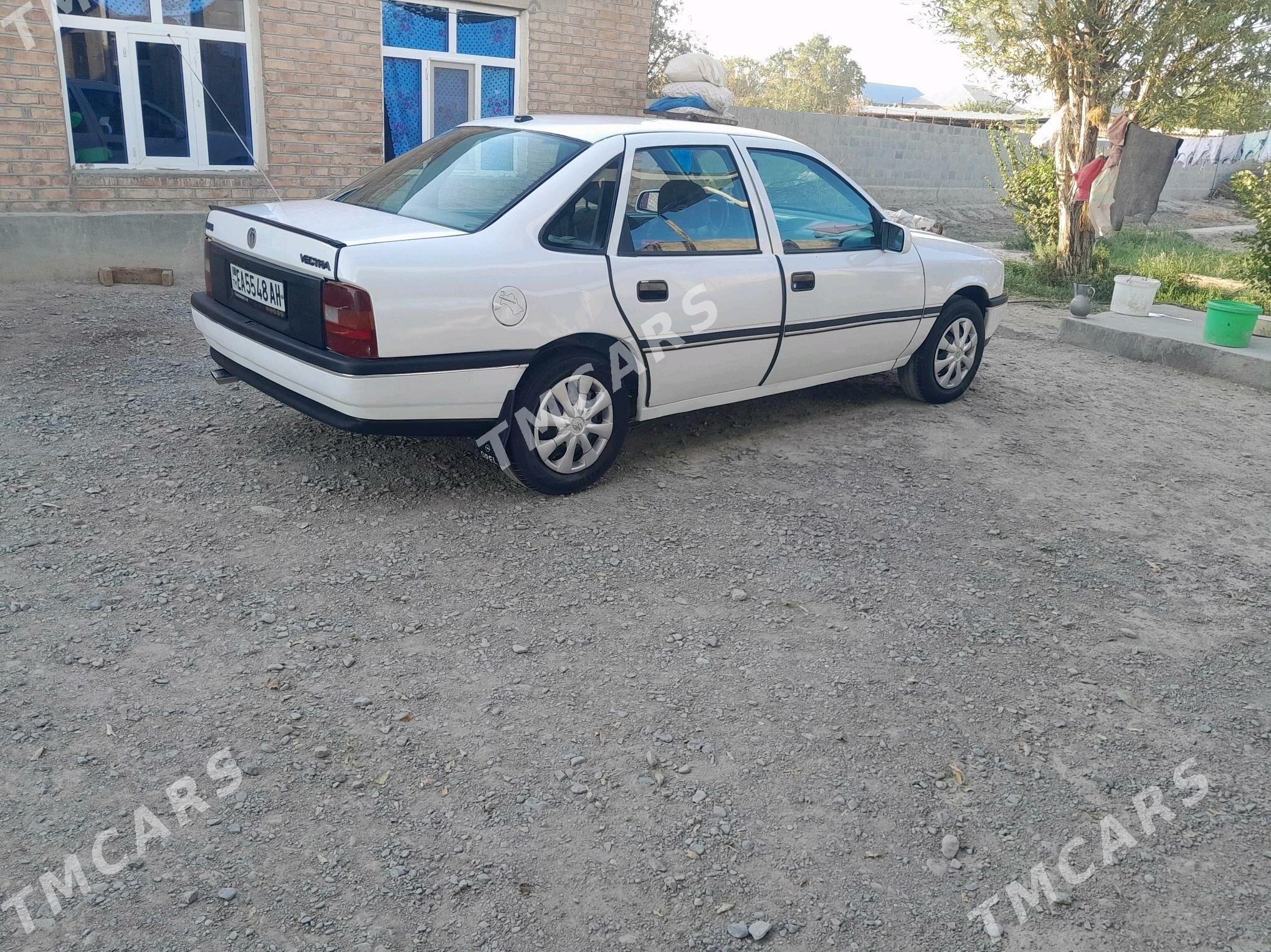 Opel Vectra 1990 - 27 000 TMT - Бахарден - img 3