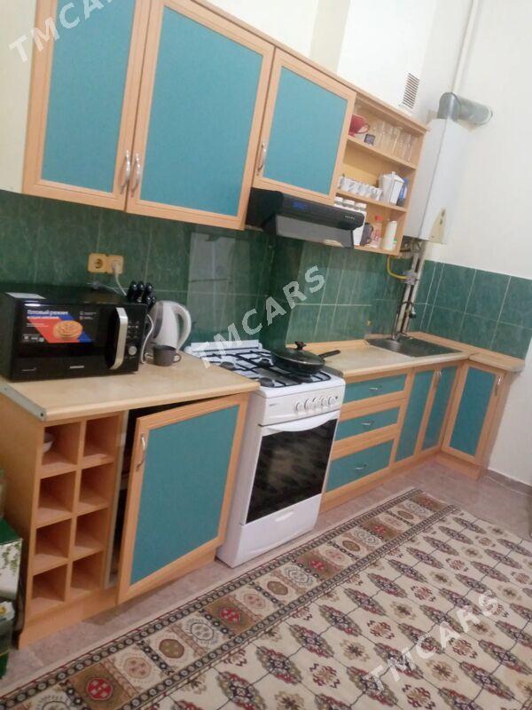 Eyesinden Gogol elitka - Aşgabat - img 3