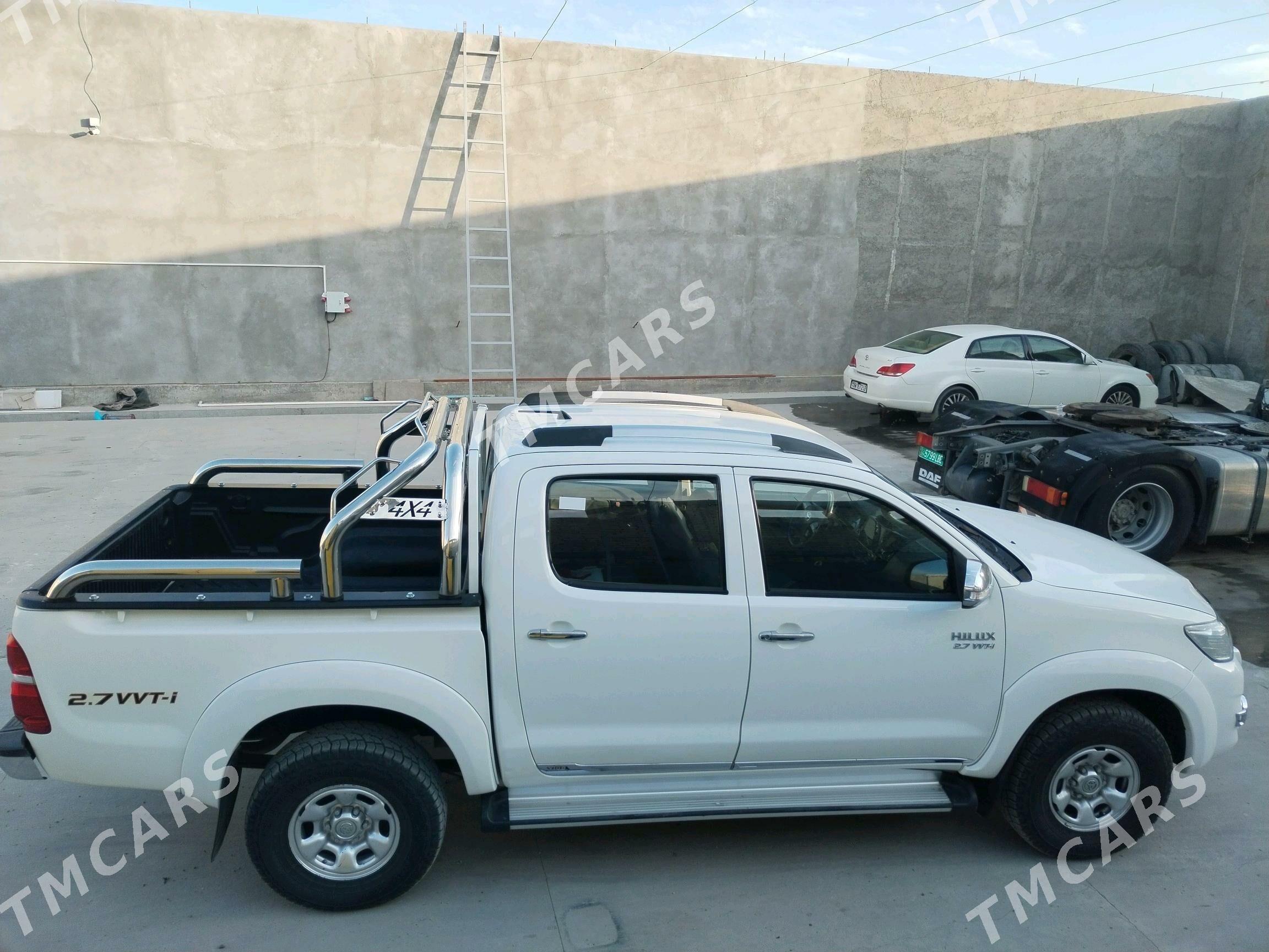 Toyota Hilux 2013 - 330 000 TMT - Türkmenabat - img 6