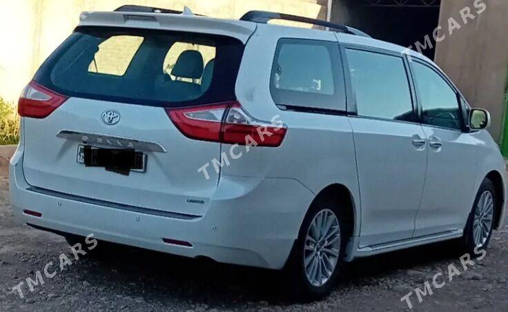 Toyota Sienna 2010 - 310 000 TMT - Ашхабад - img 2