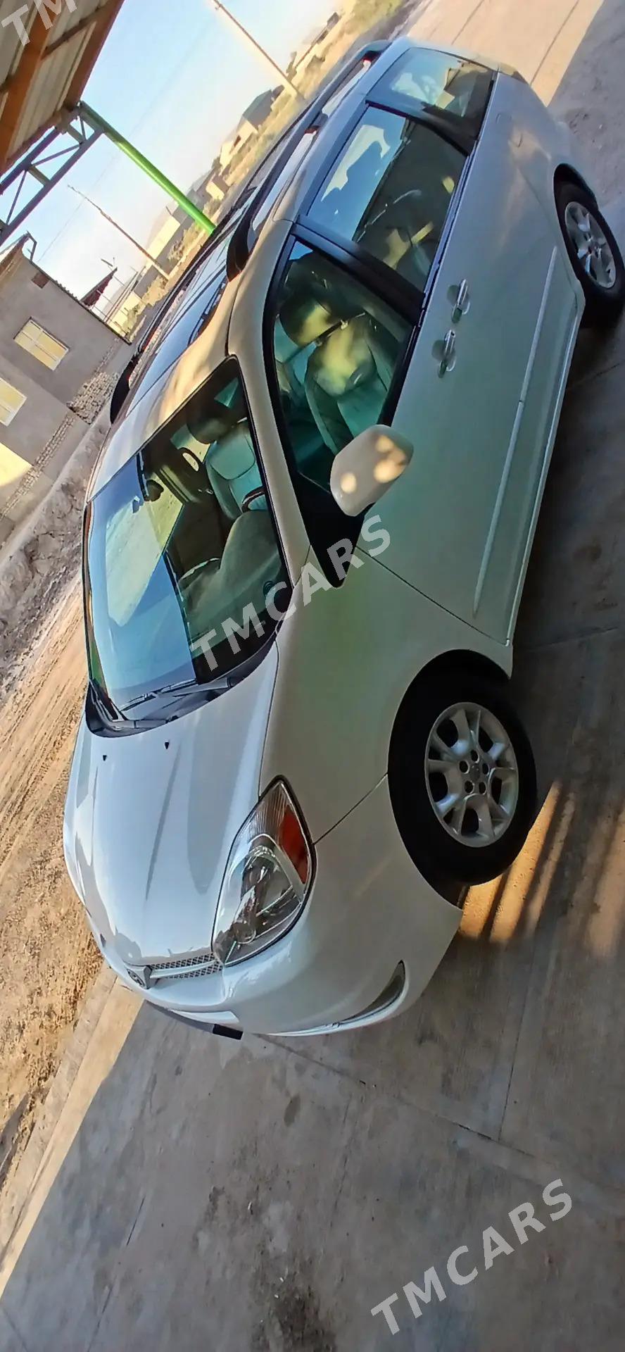 Toyota Sienna 2004 - 215 000 TMT - Дашогуз - img 5