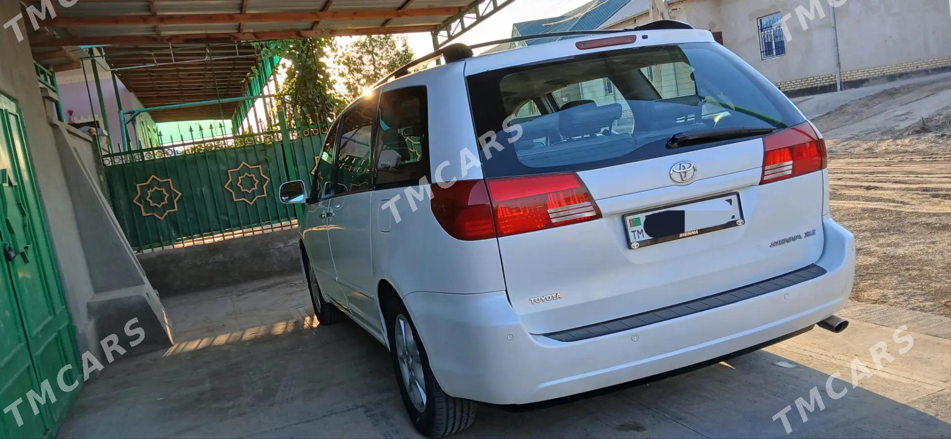 Toyota Sienna 2004 - 215 000 TMT - Дашогуз - img 2