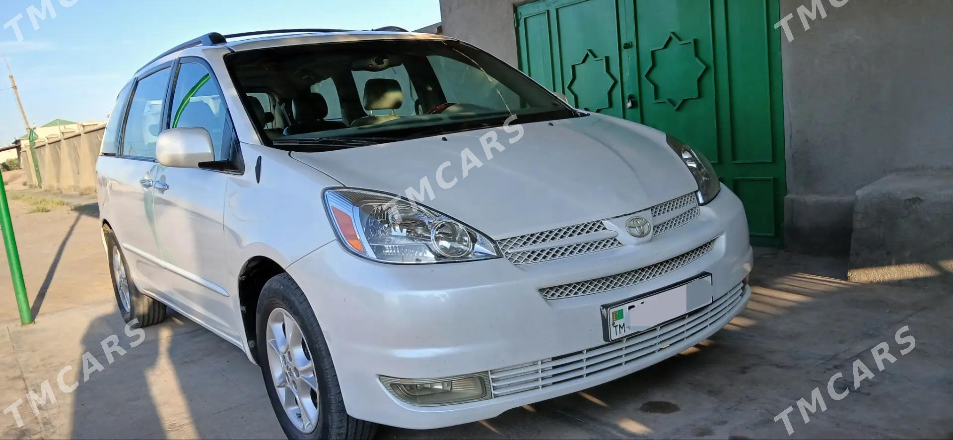 Toyota Sienna 2004 - 215 000 TMT - Дашогуз - img 4