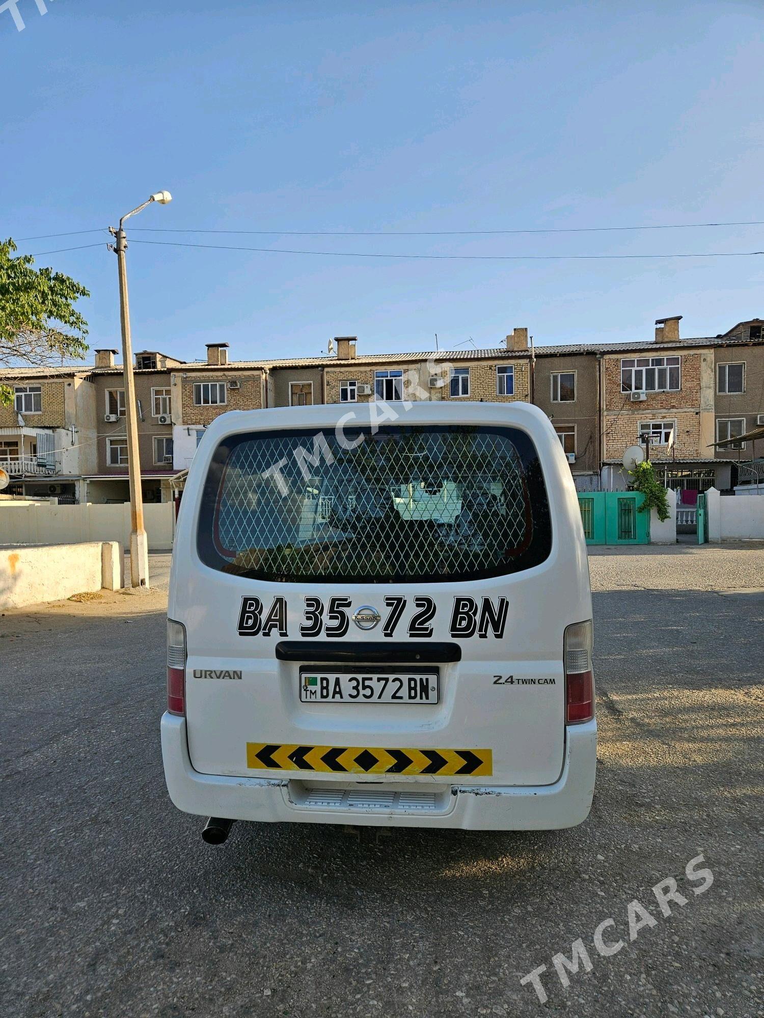 Nissan Urvan 2006 - 170 000 TMT - Балканабат - img 2