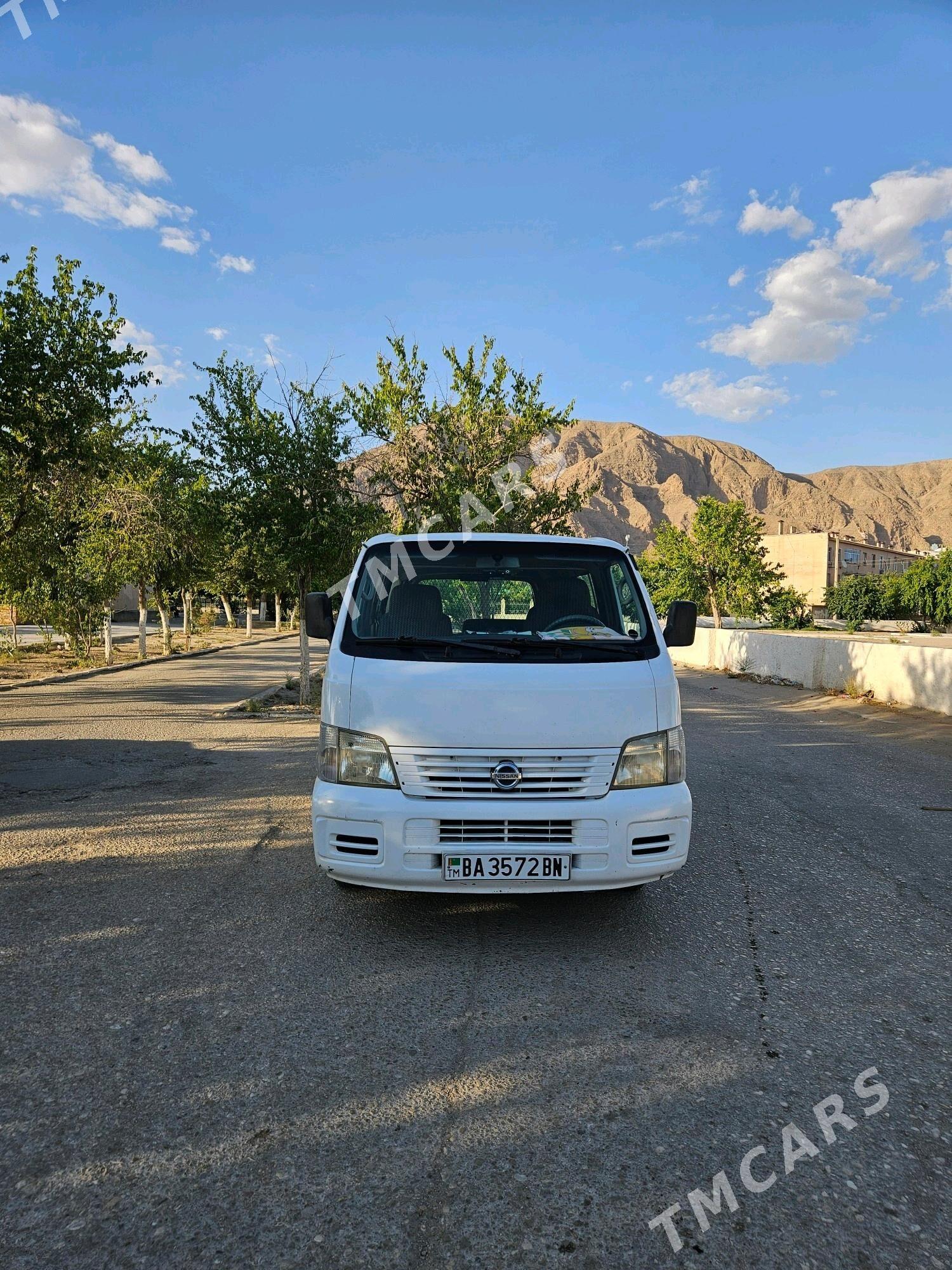 Nissan Urvan 2006 - 170 000 TMT - Балканабат - img 4