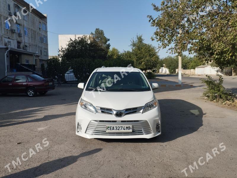 Toyota Sienna 2018 - 440 000 TMT - Мары - img 4