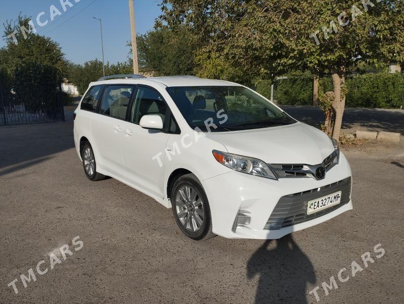 Toyota Sienna 2018 - 440 000 TMT - Мары - img 3