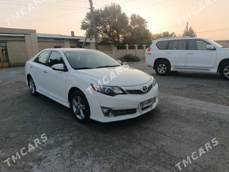 Toyota Camry 2012 - 210 000 TMT - Дянев - img 3