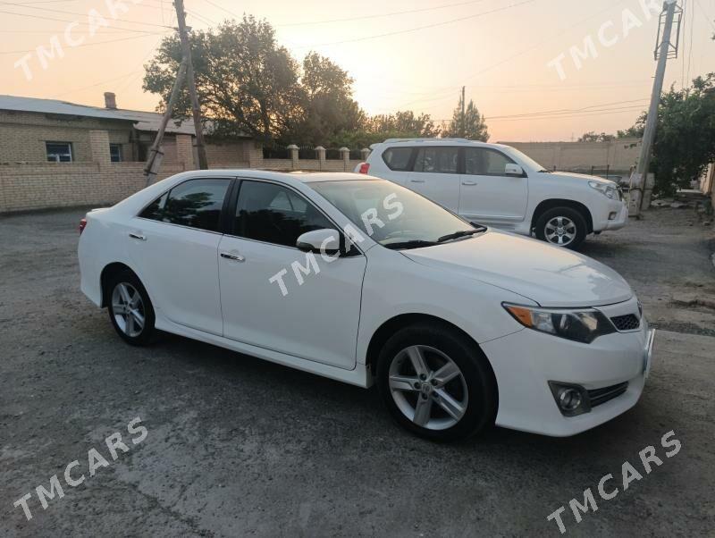 Toyota Camry 2012 - 210 000 TMT - Дянев - img 4