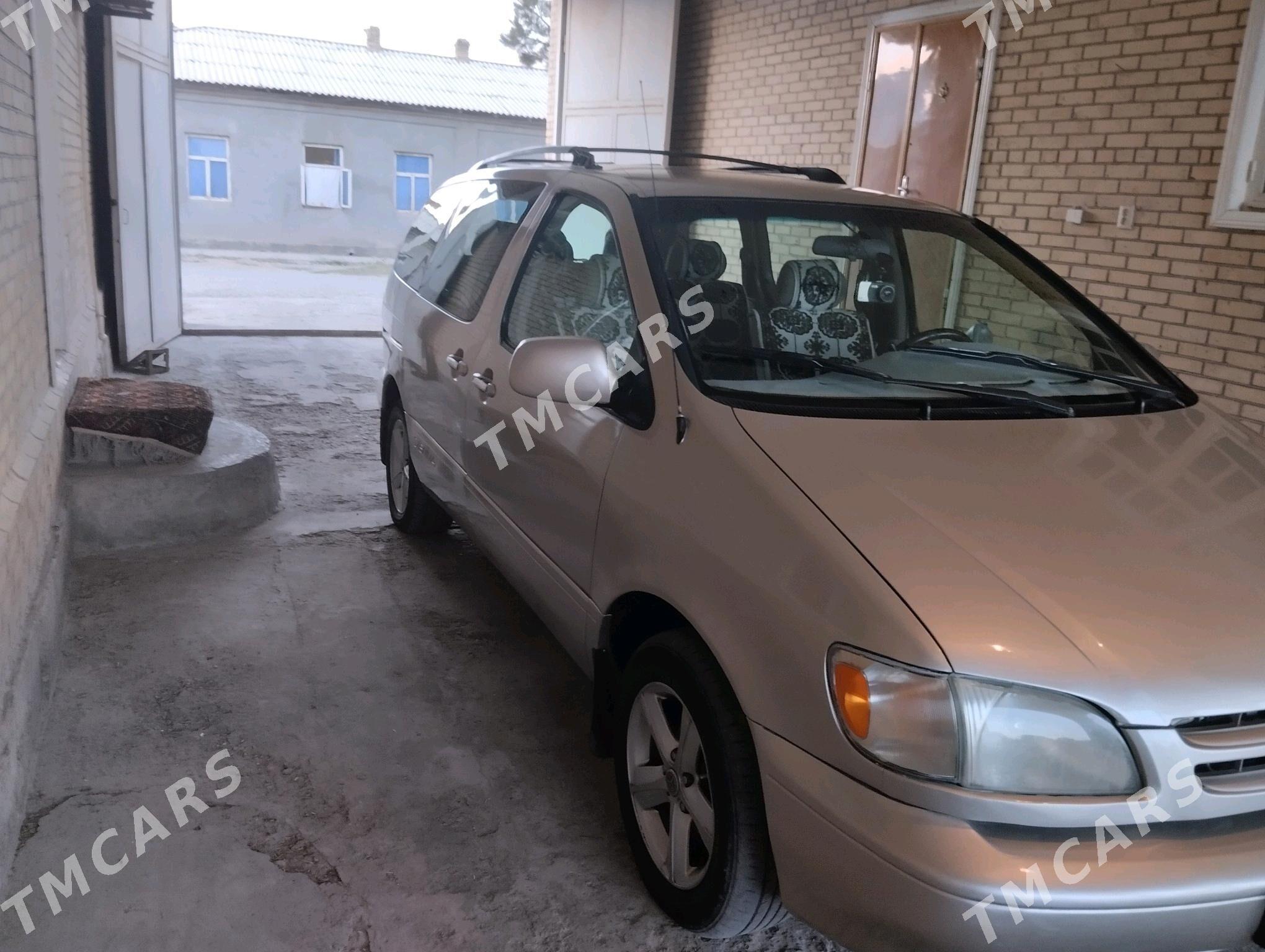 Toyota Sienna 2000 - 150 000 TMT - Sakar - img 6