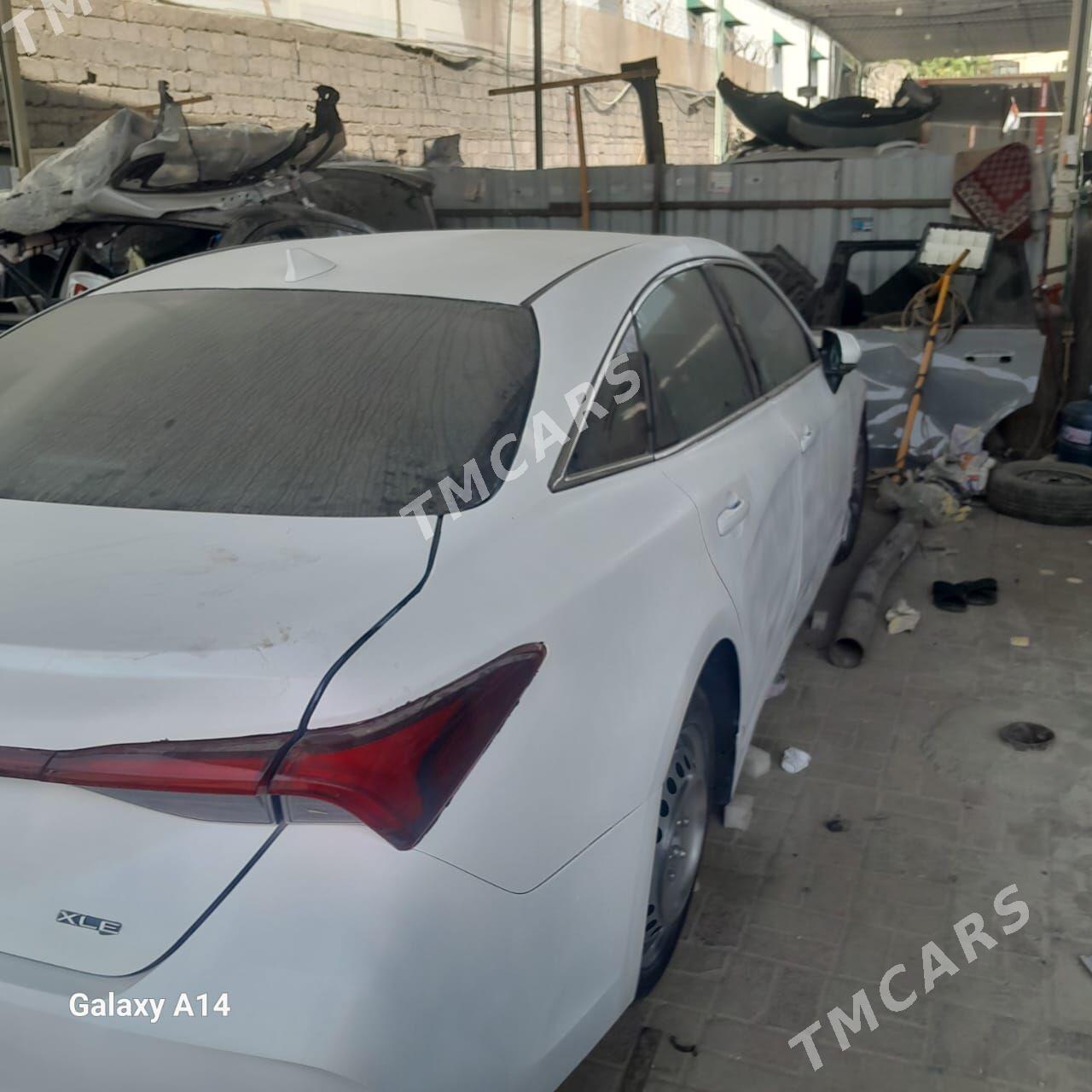 Toyota Avalon 2022 - 340 000 TMT - Байрамали - img 4