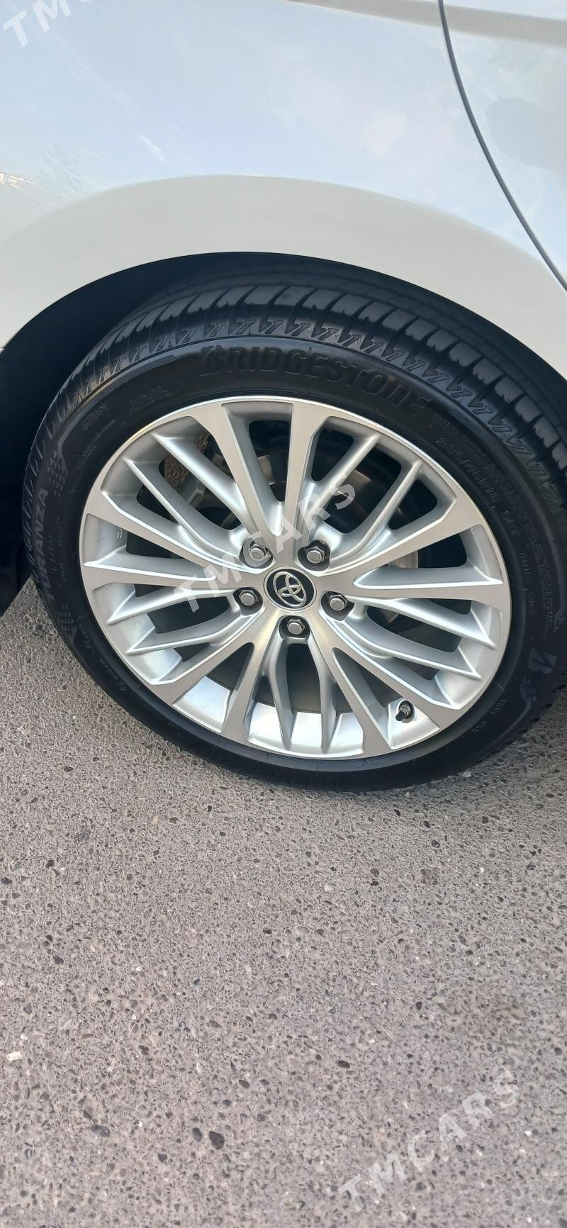 Toyota Camry 2019 - 670 000 TMT - Ашхабад - img 9