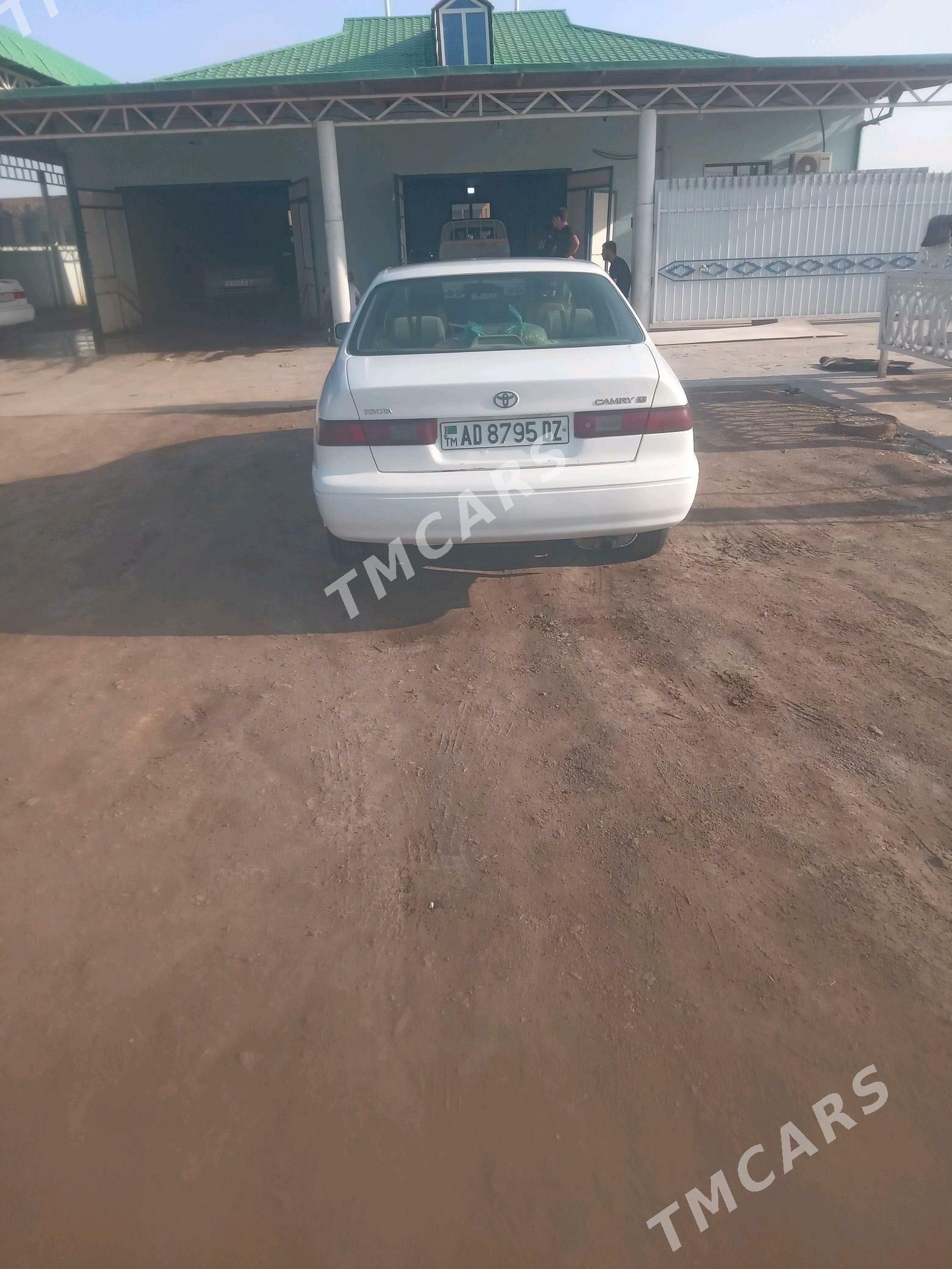 Toyota Camry 1999 - 110 000 TMT - етр. Туркменбаши - img 3