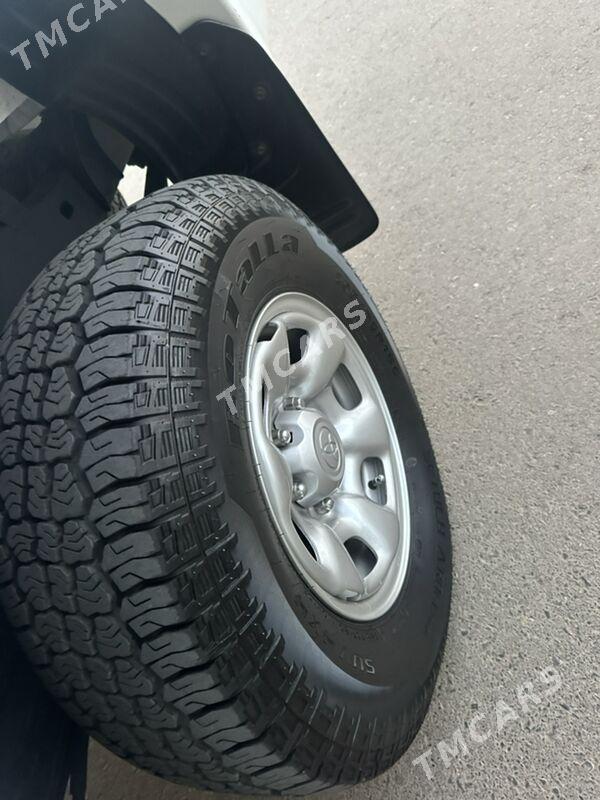 Toyota Hilux 2014 - 410 000 TMT - Aşgabat - img 3