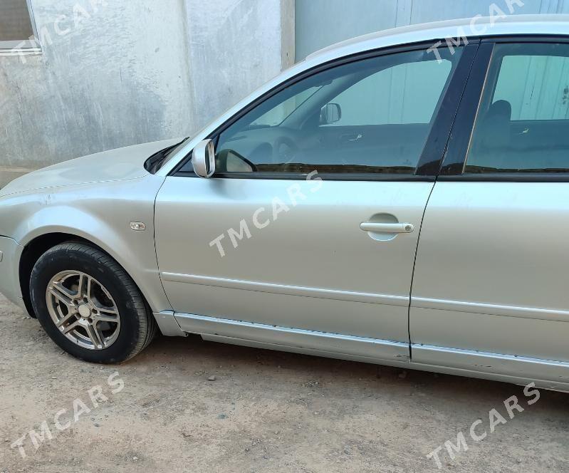 Volkswagen Passat 2003 - 55 000 TMT - Türkmenabat - img 4