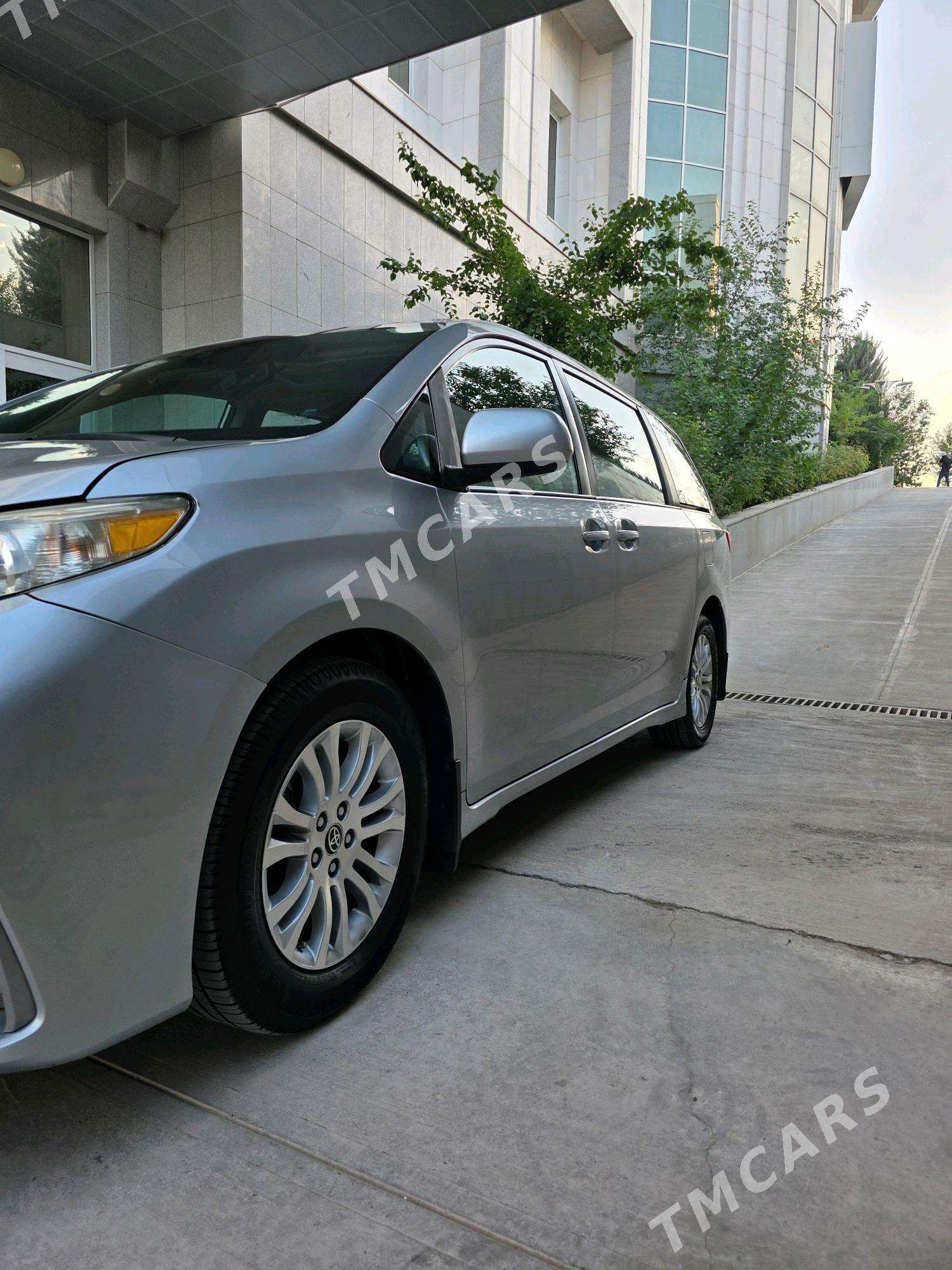 Toyota Sienna 2020 - 430 000 TMT - Ашхабад - img 2