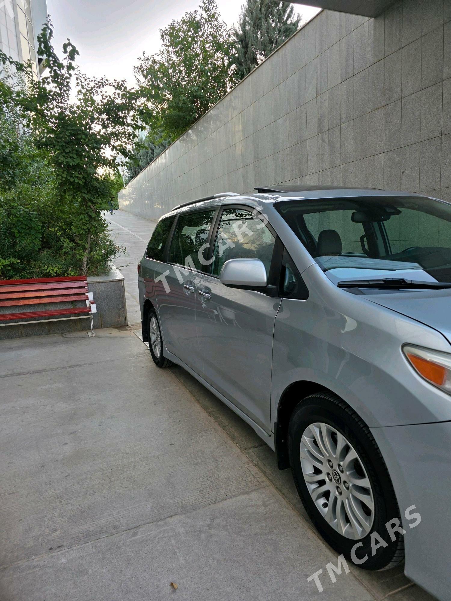 Toyota Sienna 2020 - 430 000 TMT - Ашхабад - img 9