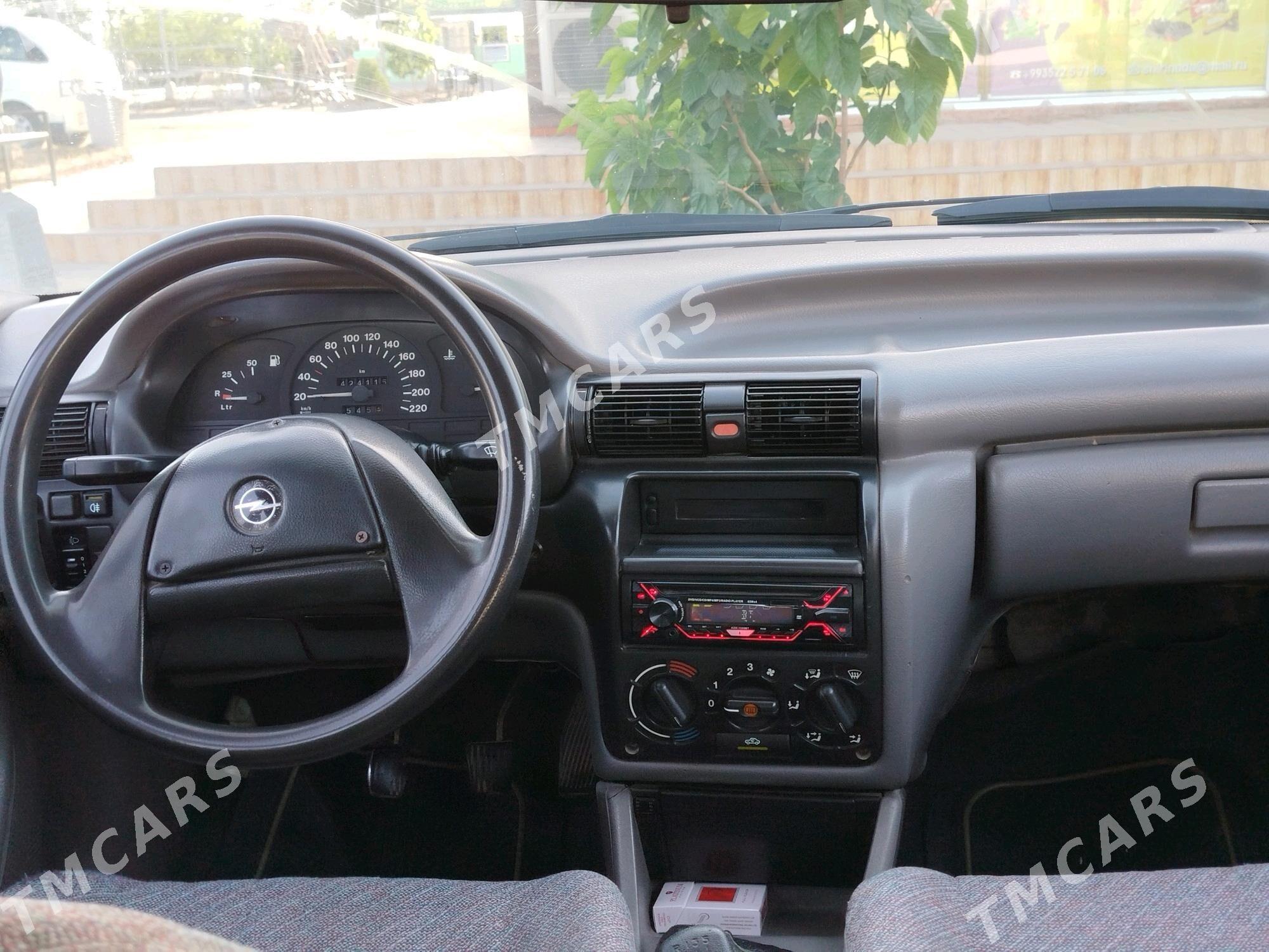 Opel Astra 1992 - 35 000 TMT - Мары - img 3