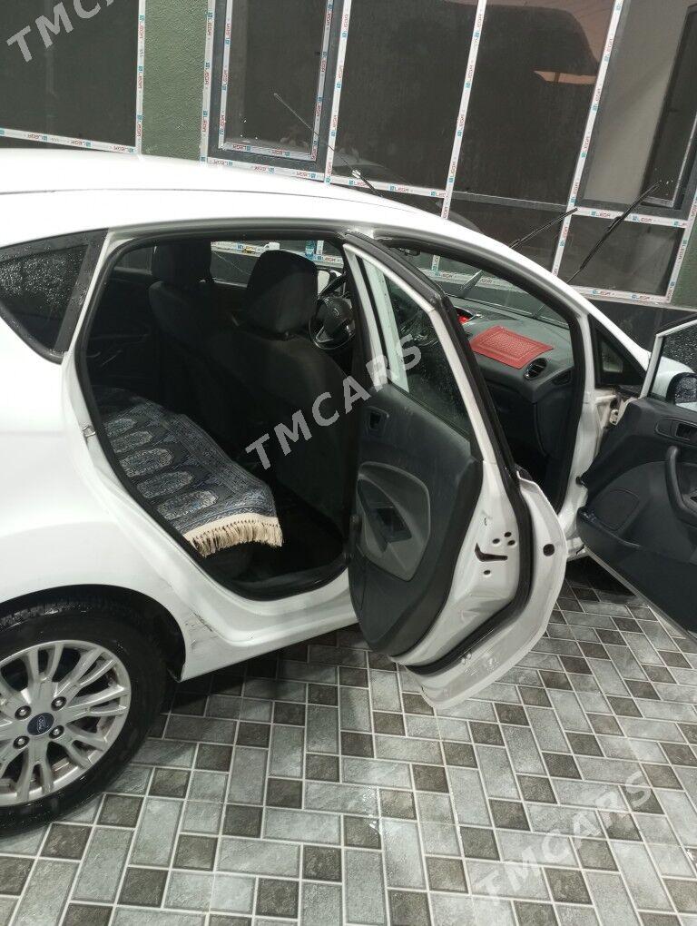 Ford Fiesta 2011 - 102 000 TMT - Aşgabat - img 2