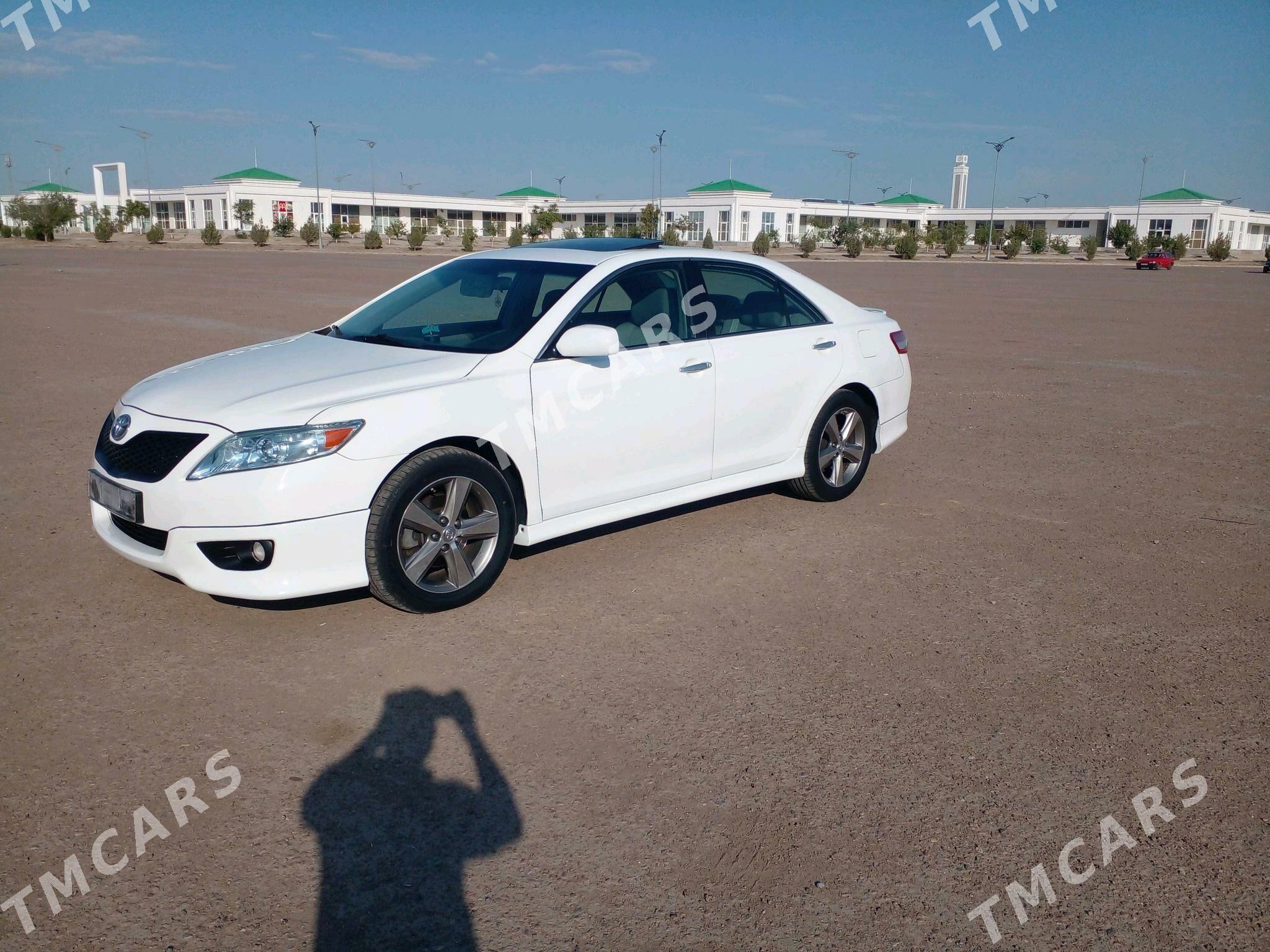 Toyota Camry 2011 - 220 000 TMT - Дашогуз - img 3
