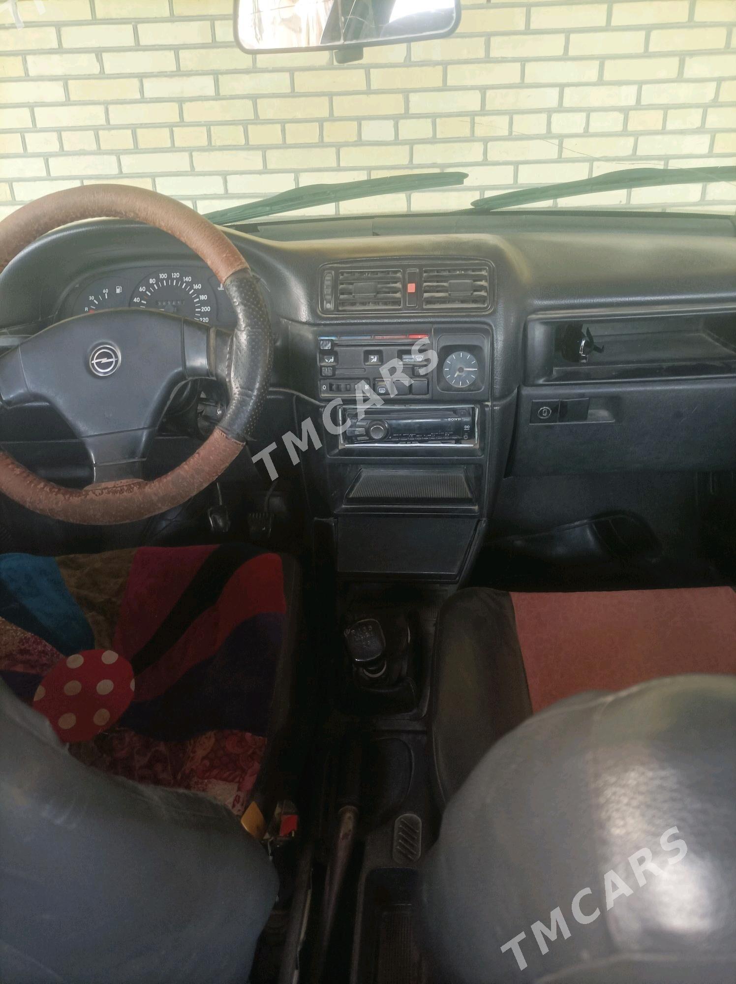 Opel Vectra 1991 - 25 000 TMT - Murgap - img 5