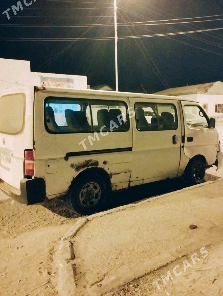 Nissan Urvan 2005 - 25 000 TMT - Эсенгулы - img 4