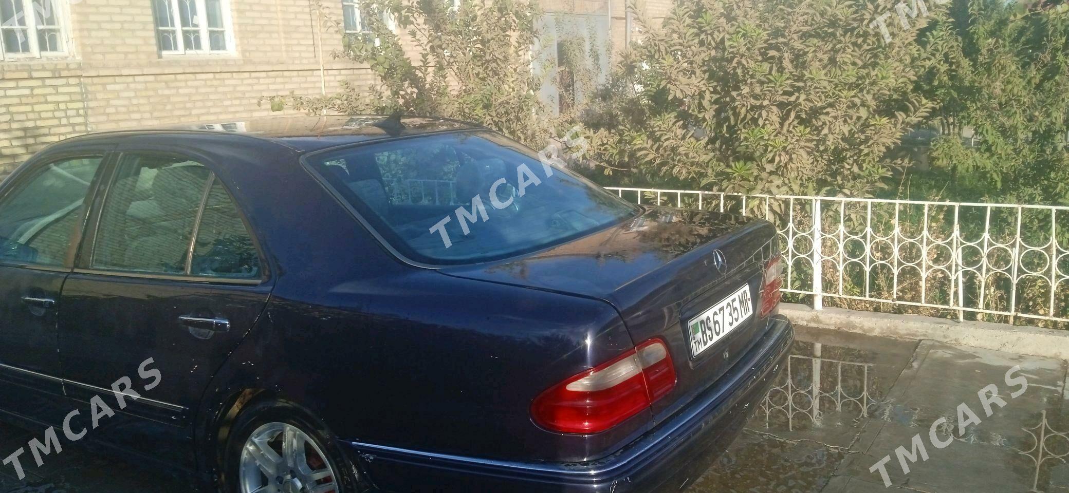 Mercedes-Benz E280 1996 - 50 000 TMT - Байрамали - img 2