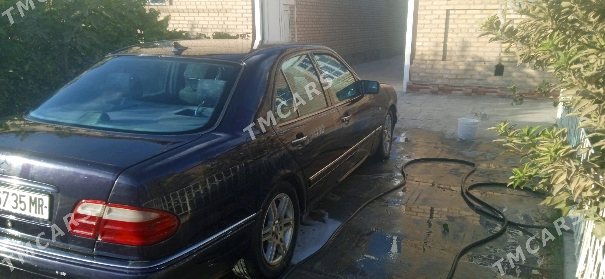 Mercedes-Benz E280 1996 - 50 000 TMT - Байрамали - img 3
