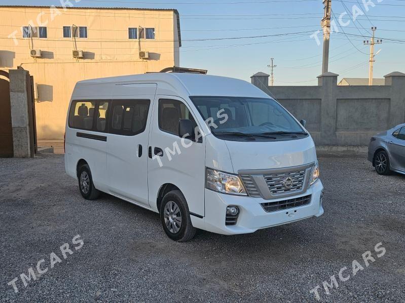 Nissan Urvan 2021 - 420 000 TMT - Мары - img 3