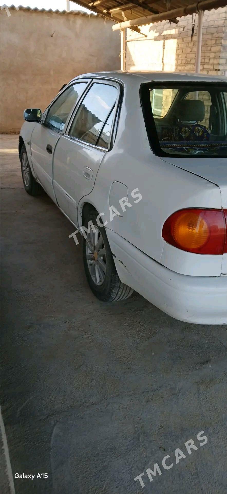 Toyota Corolla 2000 - 38 000 TMT - Теджен - img 5