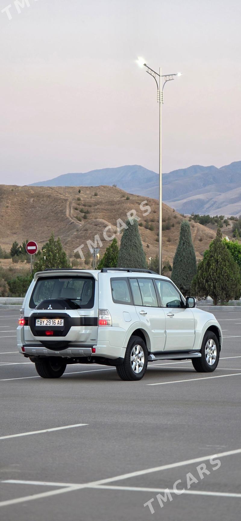 Mitsubishi Pajero 2015 - 320 000 TMT - Podwoýski köç. (Bitarap Türkmenistan şaýoly) - img 4
