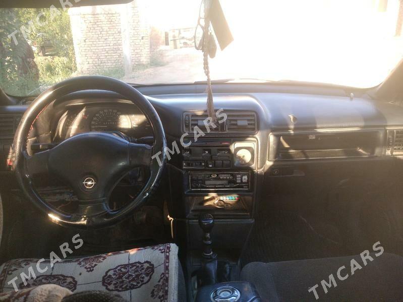 Opel Vectra 1992 - 25 000 TMT - Дашогуз - img 2