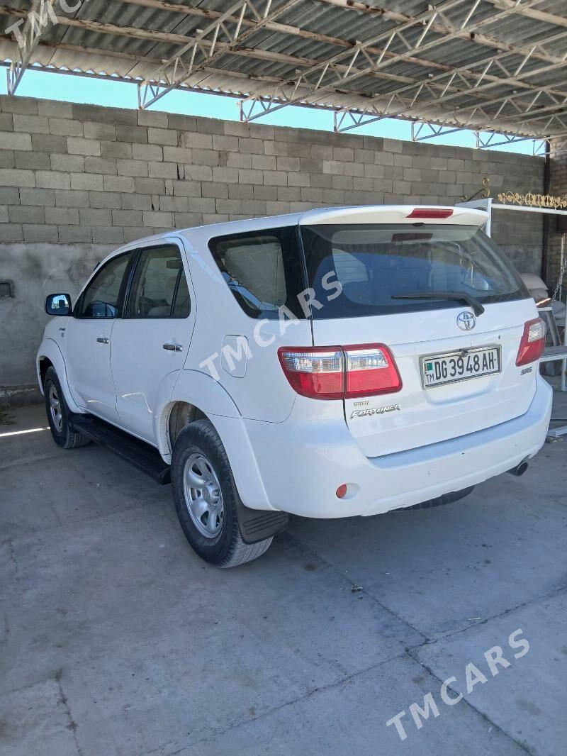 Toyota Fortuner 2012 - 260 000 TMT - Бахарден - img 2